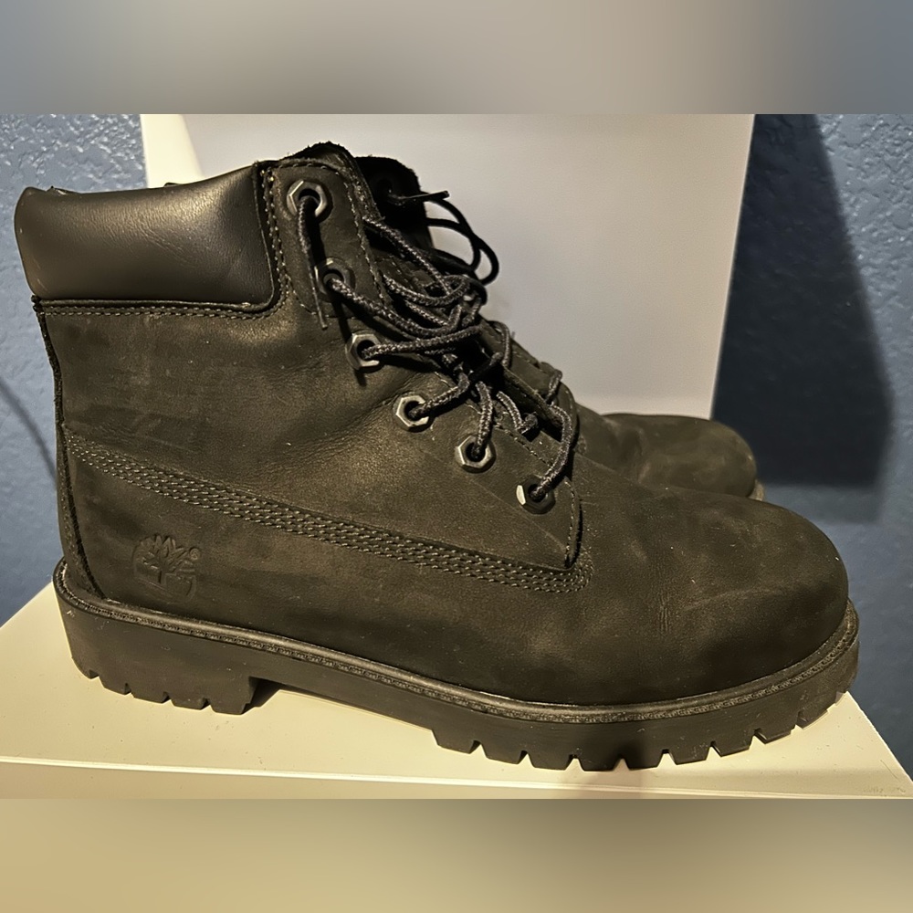 Timberland black suede boots. Unisex